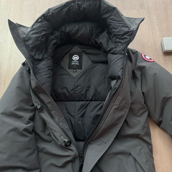 Men’s Canada Goose Chateau Slim Fit Down Parka Graphite XL - Picture 4 of 8